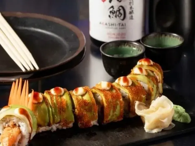 Sake Dragon Roll - Rao China Çankaya