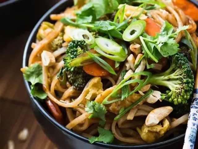 Sebzeli Pad Thai - Rao China Çankaya